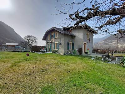 Pramagnon, maison familiale de 230m2 avec pelouse et places de parc extérieures - Maison idividuelle à Pramagnon